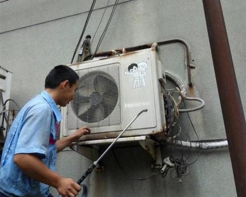 空调外机底部漏水问题分析及解决方法（揭秘空调外机底部漏水的原因与有效的修复措施）